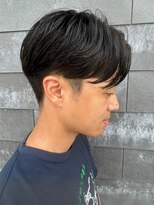 ニアウ 太田店(Niau)&nbsp;センターパートニュアンスパーマ刈り上げツーブロックメンズヘア