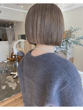 ニクル(nikru) グレージュボブ