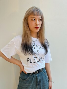 ヘルブラウ ヘアーデザイン(hellblau hair design) ブロンドデザインカラー
