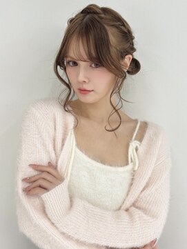 ユーフォリア 渋谷グランデ(Euphoria SHIBUYA GRANDE) 顔周りカット お団子ツイン ヘアセット ブリーチ 20代