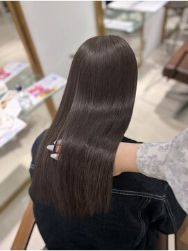 フォルテ 表参道店(FORTE) 春夏トレンドオリーブグレージュ