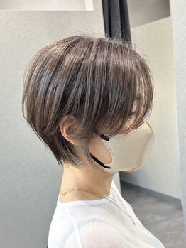 Yeeee.s by INCE 加古川【イーズ】髪質改善・白髪ぼかし【9月上旬(予定)】の写真/【白髪ぼかし専門店】白髪を隠すのではなく活かすデザインへ。白髪染めを使わない新しい選択肢をご提案♪