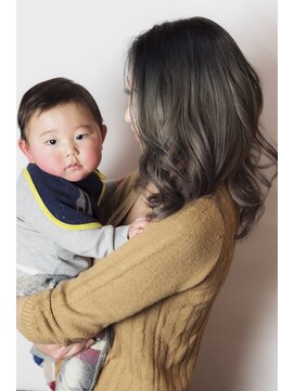 アスイン(asuin) ゆる巻きアッシュカラー