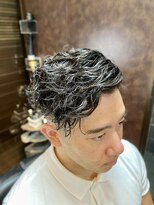 ヒロギンザ 新橋日比谷口店(HIRO GINZA)&nbsp;スペインカール風スキンフェード　新橋　理容室　床屋　ヒロ銀座