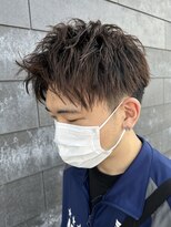 ヒュイル バイ ニアウ(Hwyl by Niau) メンズマッシュパーマショートニュアンスパーマ眉毛フェード