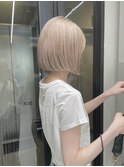 切りっぱなしボブ/ホワイトブロンド/ブロンドカラー