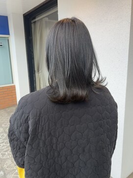 エー(a.) グレージュ