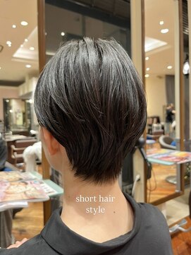 サヴォア(Savoir) コンパクトショートヘア。