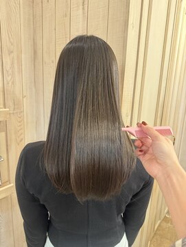 エイミーバイアフロート(amie by afloat) しっとりまとまる、理想のストレートヘア◎