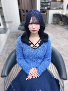 リングバイモアムー(Ring by Moremuu) レイヤーカット/クビレ巻き/ブルー