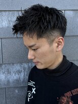 ヒュイル バイ ニアウ(Hwyl by Niau) MEN’S HAIR/サーフカール/刈り上げセンターパート/伊勢崎