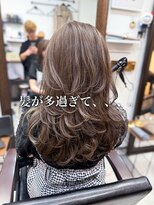 スウド(Swd) ハッシュカット/レイヤーカット/バタフライ/20代30代/ベージュ