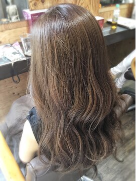 ユートピア(U topia) イルミナカラーで透明感のあるブラウンに【ユートピア渡邉】