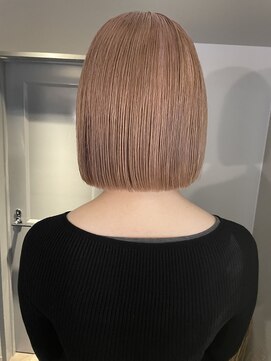 エンシー(ENCI) ハイトーンベージュ/切りっぱなしボブ