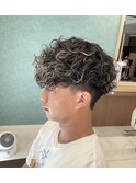 スペインカール/スパイラルパーマ/ツーブロック/刈り上げ/短髪