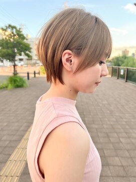 シシ 大宮(She 2.) 丸みショート/ショート/ショートボブ/ハイトーン/ブリーチ