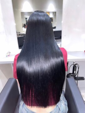 アルーシェ 新宿店(Alushe) ブルーブラック 髪質改善