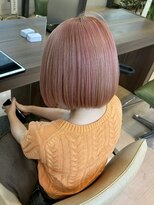 アウラ(AURA)&nbsp;盛岡ブリーチカラーミディアムレイヤーカットミルクティーカラー