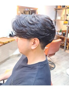 ヘアーサロン カヴィエ(hair salon covie) フェザーパーマ　ニュアンスパーマスタイル　センターパート