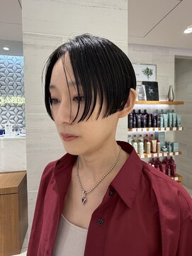 ピークアブー アヴェダ ギンザシックス(PEEK-A-BOO AVEDA GINZASIX) ハンサムショート/前下がりショート/センターパート