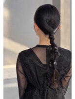 アース 郡山コスモス通り店(HAIR&MAKE EARTH)&nbsp;ねじり編みの上品ローポニーアレンジ
