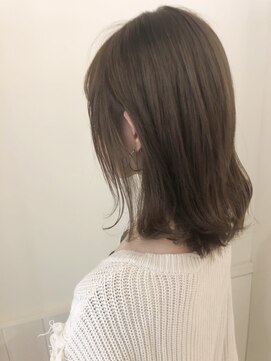 ネオリーブ クタ 町田店(Neolive kuta) 【neolive kuta】外ハネミディアムベージュ108