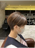 耳掛けタイトショートボブ