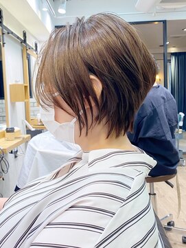 アヴァロン(AVALON) 30代40代50代・大人ショートボブ・白髪ぼかし・小顔カットBISA