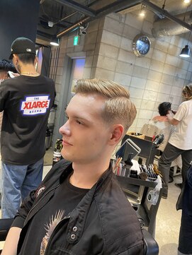 フランクスバーバー アンド ビアークラブ(FRANK'S BARBER and BEER CLUB) パートスタイル