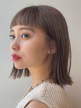 ガーデンヨコハマ(GARDEN YOKOHAMA) 切りっぱなしボブシアーカラーセミディ外ハネベージュカラー