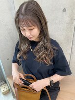 エウペ 渋谷(WEUPE)&nbsp;斜めバング/グレージュカラー/デザインカラー/シルキーベージュ