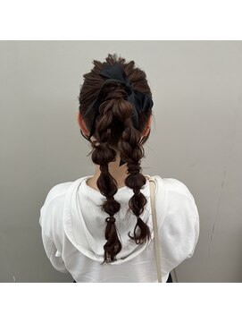 イーエル グランデ(e.ll grande) ポニーテールアレンジ