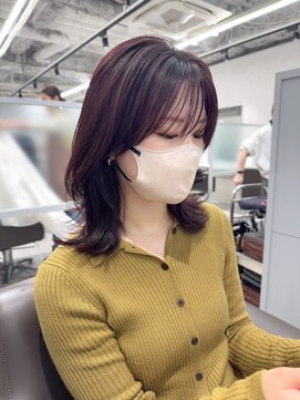 キートス(Kiitos) ミディアムレイヤー赤髪20代30代大人ミディアム