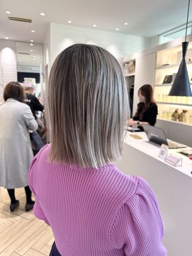 ステア ケース(stair case) 海外ハイライト　極細でナチュラルブロンドに