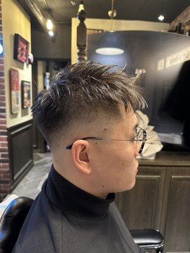 バレス 田町(BALES) スキンフェードアップバング