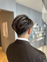 ウノプリール 西梅田ハービスプラザ店(uno pulir) 刈り上げ流しスタイル
