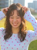 ベレッタ ネヤガワ(veretta. neyagawa)&nbsp;クシャっと感が可愛い★ほつれウェーブ/センターパート/春夏ヘア