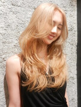 ブロック ジャポン(bloc japon) ブロンドベージュ カーテンバング 顔周りカット/奈良伶華