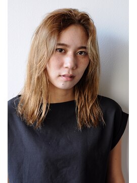 ヤマミチ(yama mitti) 【yama mitti】ラフなセンターパートロブ