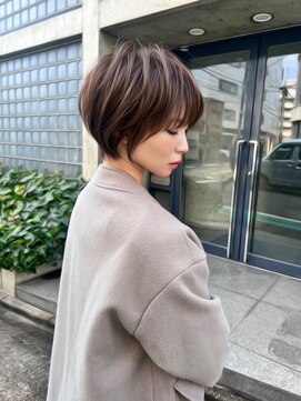 ロンド クラン 岡崎(Lond Clan) クビレと束感の綺麗な大人美人なショートヘア