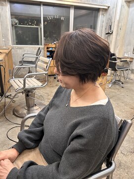 ウィークエンド(WEEKEND) ベージュ大人ショート