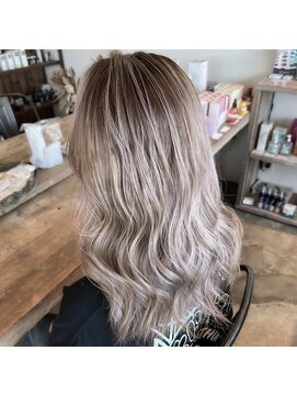 シン(shin) ベージュカラー/ホワイトベージュ/グレージュ/グレーベージュ