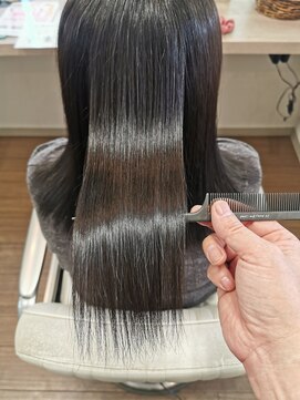 ドゥージングヘアースクラッチ(Dozing Hair Scratch) 艶髪ストレート