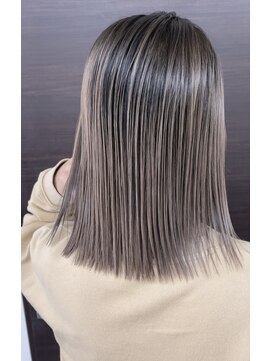 ヴィフ 大船(VIF) バレイヤージュ/ハイライト/ダブルカラー/ケアブリーチ/ボブ