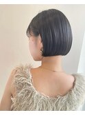 ミニボブ　ショート　切りっぱなし　暗髪　耳掛け　おしゃれ