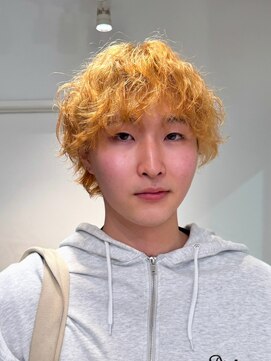 ナループロアツム(Nalu pu loa Tsum) ハイトーンハードパーマ/金髪マッシュパーマ/ダブルカラー