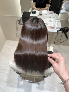 エレノア 四条烏丸店(Eleanor) 自然なツヤ髪に導く美髪矯正○山地
