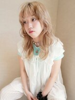 トナリ(tonari)&nbsp;ハイトーンミルクティーカラー パーマ風 ロング【鹿児島中央駅】