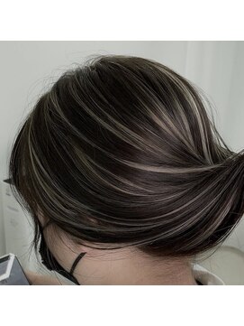 ウル(ulu) ハイライト10代　20代　30代　ミルクティーカラー