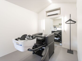 ラポーザヘア(La Pausa Hair)の写真/洗練されたデザインの完全個室で、心地よい美容体験をお届け。美しさを引き出すお手伝いをいたします。